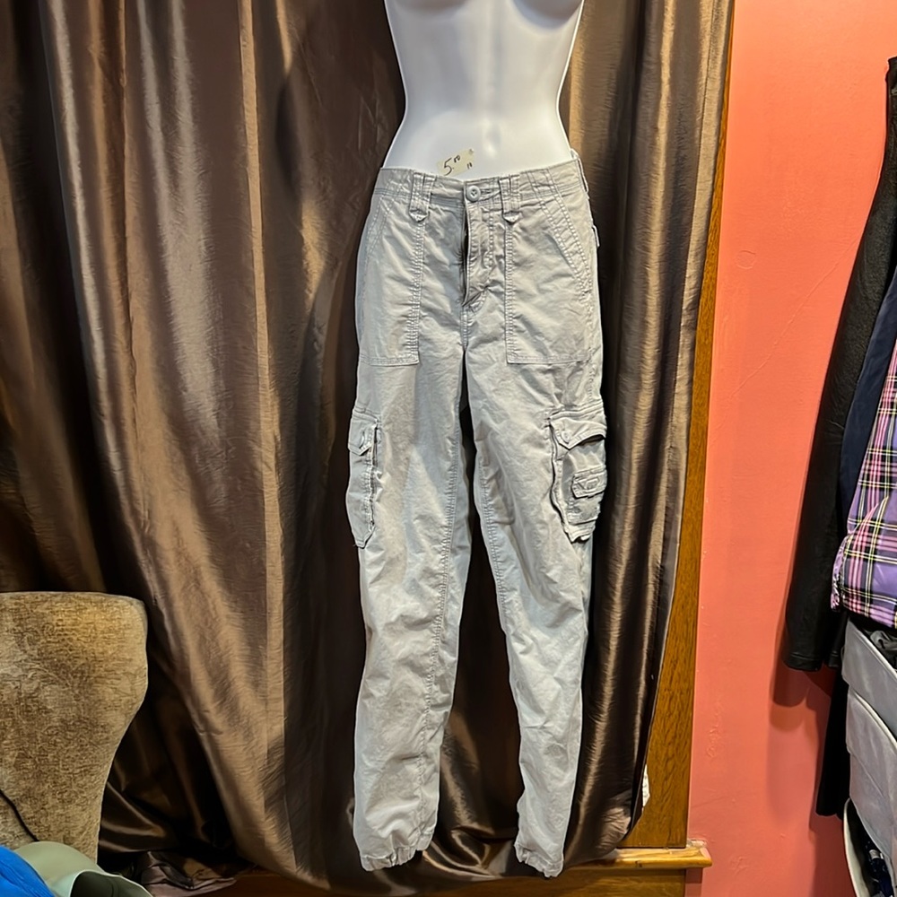 American Eagle stretch cargo pants 2 reg